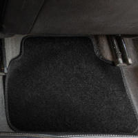 Black car floor mats for most vehicles, elegant style - details 2
