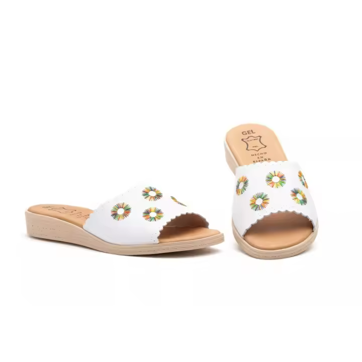 307 Negro -Blanco y platino Hecho en España Sandalia Mujer Piel Negro Pala Numeración: 36-41 Marca: Alto Estilo Color: Negro-Blanco y platino sandalia muy comoda  bajita ideal para verano y para todo tipo de pies - 1