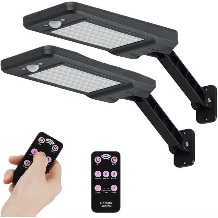 60 LED 7W con energía solar IP65 impermeable al aire libre luz negra con soporte ajustable y control remoto, 3 modos 180 ° luces de sensor de movimiento al aire libre para jardín, garaje, patio, escaleras, 2 piezas - 1