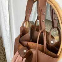 Bolso De Hombro Para Mujer Grande Capacidad 2024 Moda Retro De Trabajo Bolsa De Viaje Con Solapa Única Material PU Con Funda De Poliéster - details 4