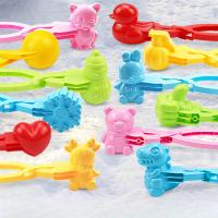 Pinzas Para Hacer Nueces De Nieve En Forma De Grenada Y Escorpión Juguete Deportivo Para Juegos Al Aire Libre En Invierno Desarrolla La Capacidad De Movimiento Y Agarre Para Niños Y Adultos - details 0