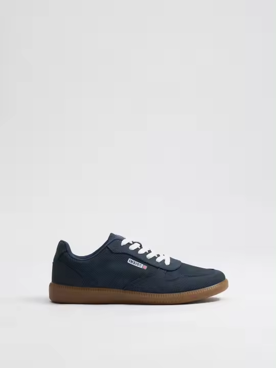 Zapatillas de lona azul acero, detalles en contraste, interior textil, ideales para looks informales INSIDE - 1