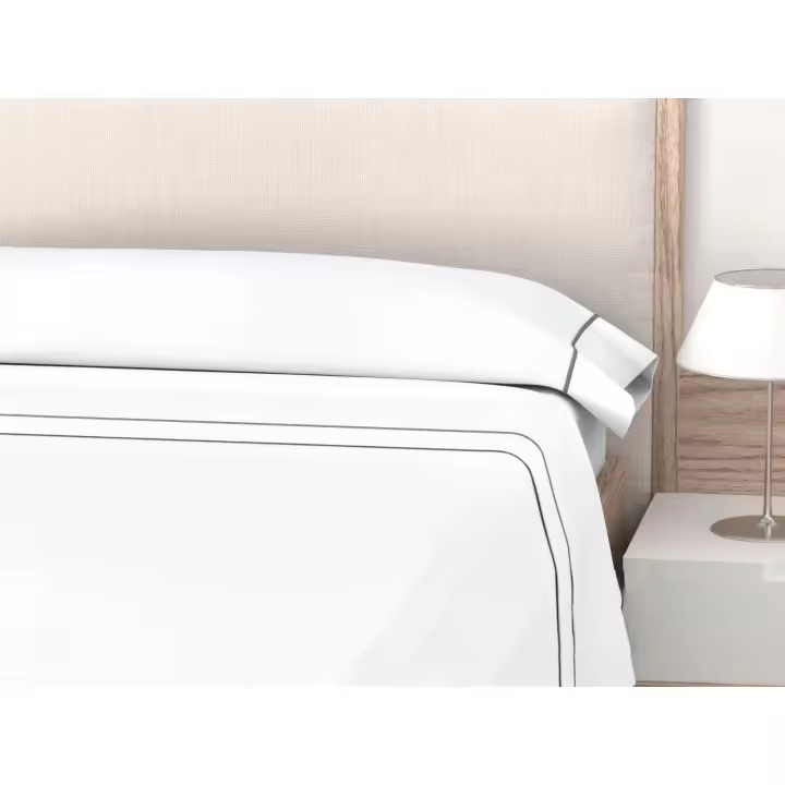 Mercatienda.es Sábanas de Hostelería para cama verano Lisa Blanca con Jaretón ROOMERS – 50% Algodón y 50% Poliéster - 1