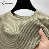 Camiseta De Hombre De Seda De Hielo Transpirable Con Cuello Redondo Manga Corta Suave Y Ligera Para Verano Estilo Casual - details 9