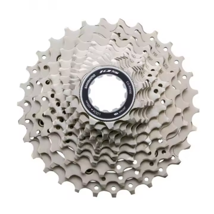 SHIMANO | Cassette 105 R7000 11v - Cassette de carretera Shimano 105, modelo R7000
Compatible con 11 velocidades
Permite ajustarse al rendimiento de cada corredor
El desarrollo 11-34, se ajusta al - 1