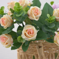 Vaso De Flores Artificiales Para Decoración De Hogar Jardín Exterior Navidad Rosas Silken Eucalipto Hojas Plantas Falsas Para Bodas Y Fiestas - details 1