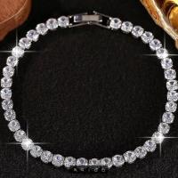 Pulsera Romana De Zinc Con Diseño De Corazón Y Cristales Zirconia Para Bodas Y Sensación De Moda Unisex - details 1