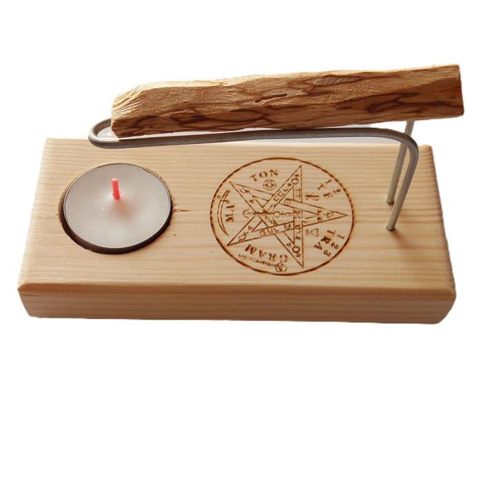 Quemador de Palo Santo Artesanal con Símbolo TETRAGRAMATON en Madera Natural, Incluye Palo Santo y Vela de Té – Ideal para Purificación Energética y Decoración Rustica