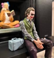 Figura De Acción DC Joker Heath Ledger Decoración Para Techo De Coche Estatua Colgante Modelo Coleccionable Regalo Para Adolescentes Y Adultos - details 6