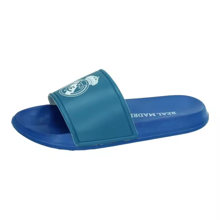 Zapatillas Casa marca REAL MADRID para niño en color azul. CHANCLAS REAL MADRID - 1