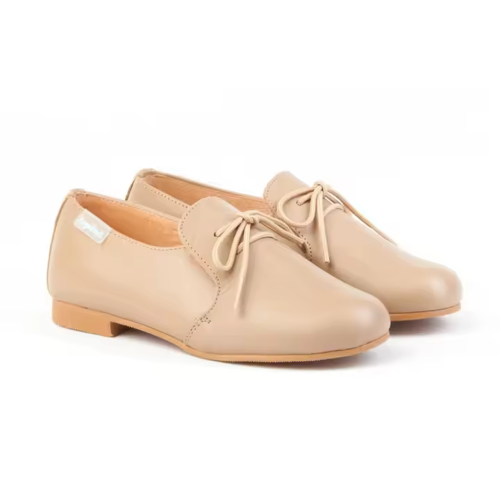 Mº1393 BEIGE-CAMEL Y MARINO ZAPATO CORDONES ANGELITOS BEIGE Galés Cordón AngelitoS Hay momentos en la vida que son especiales por sí solos. Elegantes y cómodos, zapato tipo galés fabricado en napa de piel bovina. La parte interior está fabricada con forro - 1