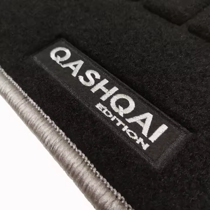 Alfombras Alfombrillas en moqueta velour con logo y borde gris a medida para NISSAN Qashqai III desde 2021 - 1