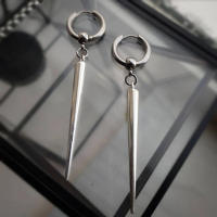 Pendientes Huggie De Punta Grande Góticos Punk Emo Alternativos Para Mujeres Joyería Para Hombres Metálico Aleación De Zinc - details 2