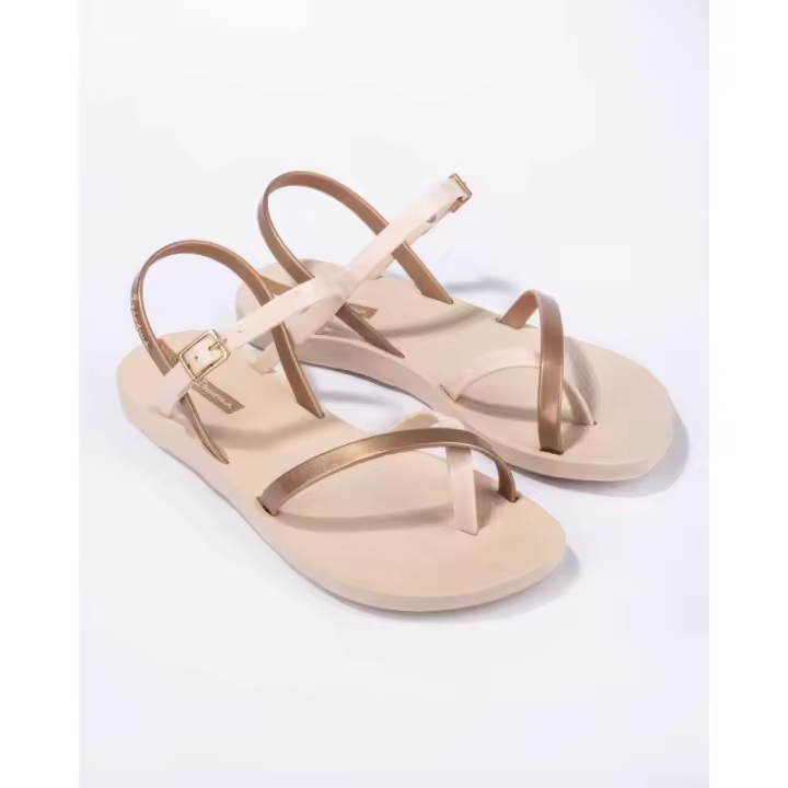 IPANEMA 82842 Chancla piscina de mujer de la marca Ipanema modelo FASHION SAND en color beige oro. Cierre mediante pulsera al tobillo y tiras. Planta anatómica y suela de goma antideslizante. - 1