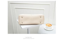 Nuevo bolso cruzado simple, moderno y elegante, bolso informal para mujer. - details 18