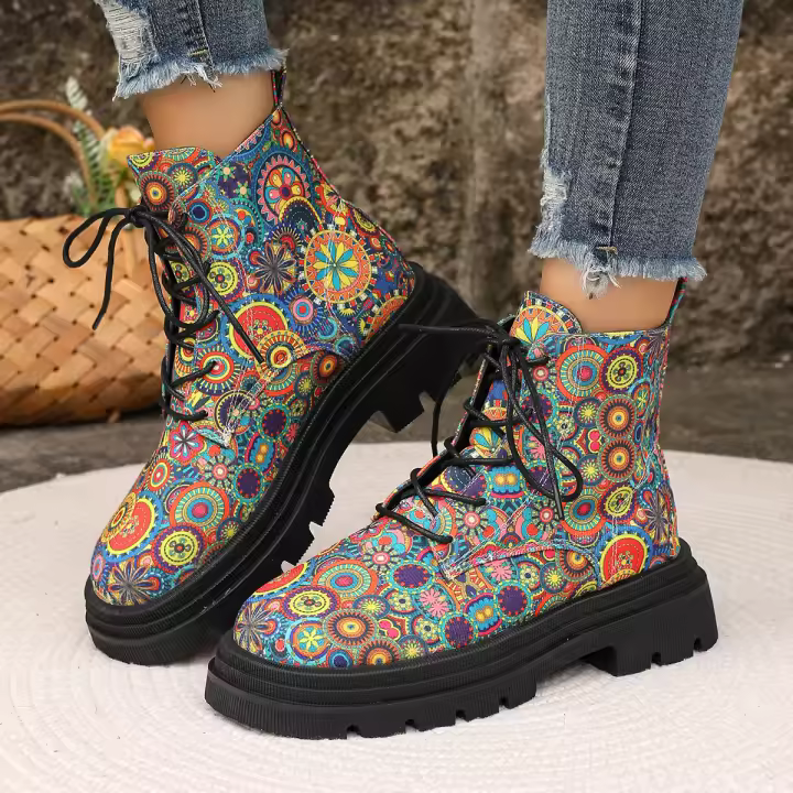 Nuevas botas de mujer europeas y americanas de gran tamaño con cordones delanteros, cabeza redonda, tacón grueso, botas Martin de suela gruesa, botas cortas a juego de colores con graffiti para mujer - 1