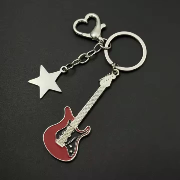 Llave de estrella de corazón de guitarra, accesorio vintage rock punk para hombres y mujeres - 1