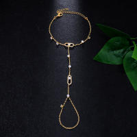 Pulsera geométrica hueca con espalda caliente, estilo ins, joyería de moda, pulsera de dedo ajustable con diamantes. - details 0