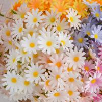 Flores artificiales de crisantemo de lujo, ramas de flores de margaritas elegantes y realistas, flores falsas de plástico hechas a mano - details 2