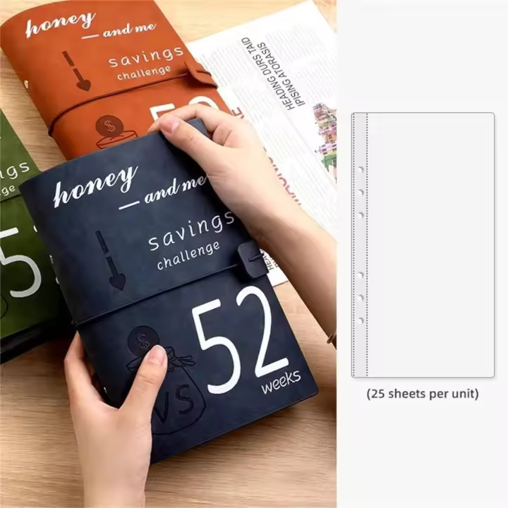 Carpeta de ahorro de cuero para 52 semanas, carpeta de ahorro reutilizable divertida A5, 6 agujeros con hoja de sobre de efectivo, libro de presupuesto - 1