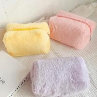 Bolso De Maquillaje Para Mujer De Peluche Sólido Viaje Organizador De Cosméticos Estuche De Ropa Joven Necesario - details 4