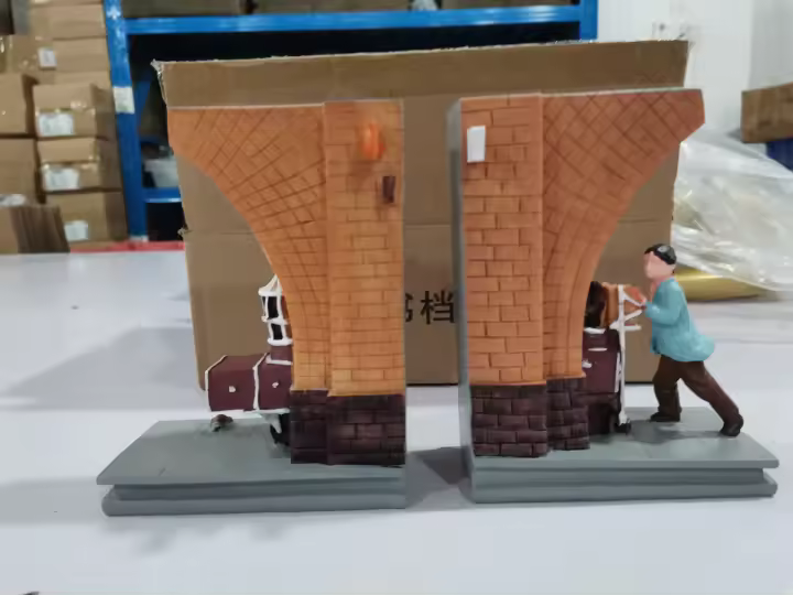 Estante de resina con plataforma de Harry Potter, adorno de escritorio, Wizarding World - 1