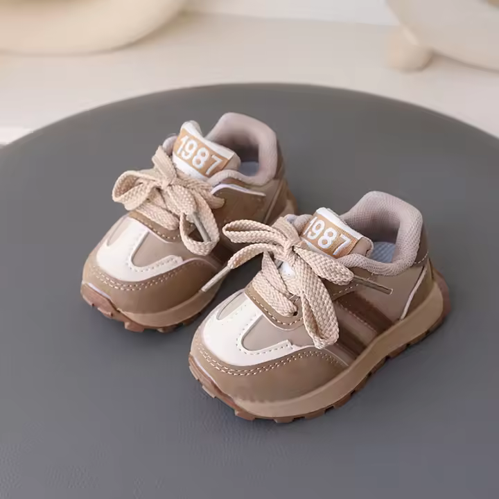 Nuevos zapatos para niños pequeños, zapatos casuales para niños, superficie de cuero, suela suave impermeable y antideslizante - 1