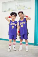 Nuevo Uniforme De Baloncesto Para Niños Y Niñas Lakers 23/24 Camiseta Y Chaleco De Entrenamiento Casual Para Escuela Primaria Estilo Deportivo Unisex Material Poliéster Apto Para Todas Las Estaciones - details 3