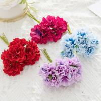 Mini ramo de claveles artificiales DIY, ramo de hortensias de seda de 6 cabezas, plantas falsas hechas a mano realistas, decoración del Día de la madre - details 1