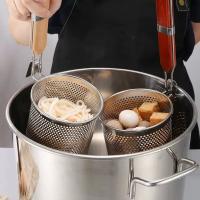 Embudo de acero inoxidable grueso, utensilios de cocina, mango de madera, colador de cesta para Pasta, cuchara colador de malla multifuncional para verduras - details 18