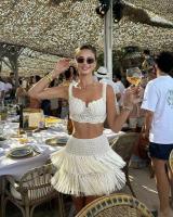 Europa, América y Estados Unidos en la primavera y el verano de 2025 nueva moda con flecos estilo de vacaciones falda hueca conjunto de dos piezas - details 3