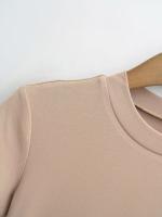 Vestido básico de manga corta de color sólido ajustado de estilo europeo y americano para mujer con cintura y cuello medio alto delgado Empalme de una palabra falda de swing grande - details 9