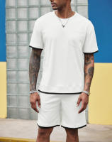 Traje deportivo de hombre con bloques de color, pantalones cortos de dos piezas, cuello redondo y camiseta de manga corta. - details 8