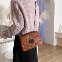 Bolso de hombro Retro con cadena y remaches para mujer, bandolera cuadrada pequeña a la moda de cuero PU con tapa, bolso de diseñador - details 11