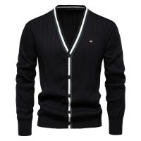 Chaqueta de punto de tendencia de suéter de manga larga con cuello en V para hombre de otoño e invierno - details 18
