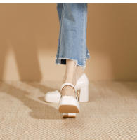 Zapatos de punta cuadrada con tacón grueso y tacón alto plano con hebilla de flor pequeña - details 16