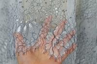 Encaje de Látex para Pestañas en Plata y Negro 150cm. Tela para Vestidos y Costumes. Aplicación de Costura y Ensamblaje. Material de Poliéster - details 6