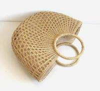 Producto al por mayor, bolso de mano de playa con hombro de señora de verano medio redondo de Color sólido Simple ahuecado, bolso de mano de paja tejido - details 3