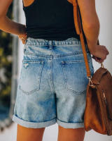 Pantalones cortos de mezclilla para mujer con rasgos rectos y rizados de moda 2025. - details 5