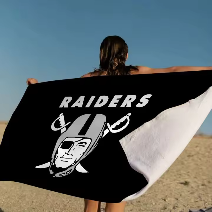 Las Vegas Raiders Beach para niños, baño personalizado, piscina, vacaciones, toalla de picnic, regalo de fiesta - 1