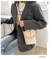 Nueva Bolsa de Mensajero de Moda 2025 Estilo de Textura Avanzada para Mujeres - details 0