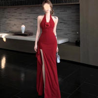 Vestido de alto estilo francés puro deseo picante Collar rojo colgante, ajuste delgado, efecto adelgazante, detachable con flores - details 2