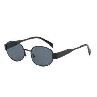 Gafas de Sol Ovaladas de Metal para Mujer Diseño Elegante y Sofisticado con Touche Vintage Doradas - details 0