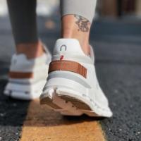 On hombres y mujeres zapatillas rojas superior amortiguador resistente al desgaste antideslizante zapatillas para correr - details 0