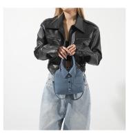 Nueva camisa versátil de moda 2025 con diseño de lichi para mujer, bolso de diseño simple con un solo hombro para mujer - details 13