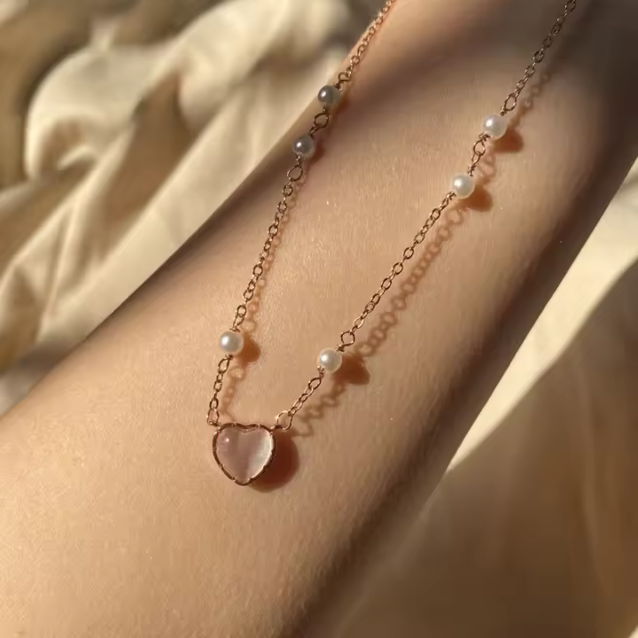 Collar de piedra de hibisco con perlas de concha de estilo Retro, cadena de clavícula de amor con ojo de gato, nicho femenino, temperamento simple, control de perlas - 1