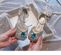 Nuevos zapatos plateados de cristal con suela blanda Baotou, zapatos de niña con diamantes de imitación, zapatos de rendimiento. - details 17