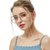 Cadena de Gafas de Plástico Blanco con Cuentas de Perlas y Encanto de Corazón - details 3