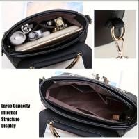 Elegante Bolso de Mano Negro para Mujer - Moderno Bolso de Hombro con Detalles en Tono Dorado, Gran Capacidad, Versátil para Uso Diario - details 7