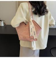 Bolso de Hombro Grande y Moderno para Mujer Nueva Tendencia 2025 Estilo Caliente en Bolsos y Viajes - details 17